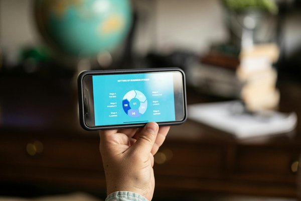 Voyager Sans Débourser : Stratégies Malin pour Débuter en Avion à Moins de Zéro Euro !